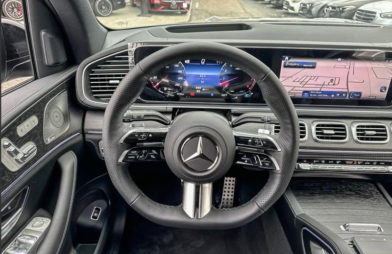 Mercedes Benz GLS450 SUV 2025 (10)