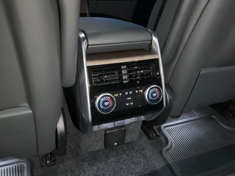 Range Rover P400 SE SWB 2025 (12)