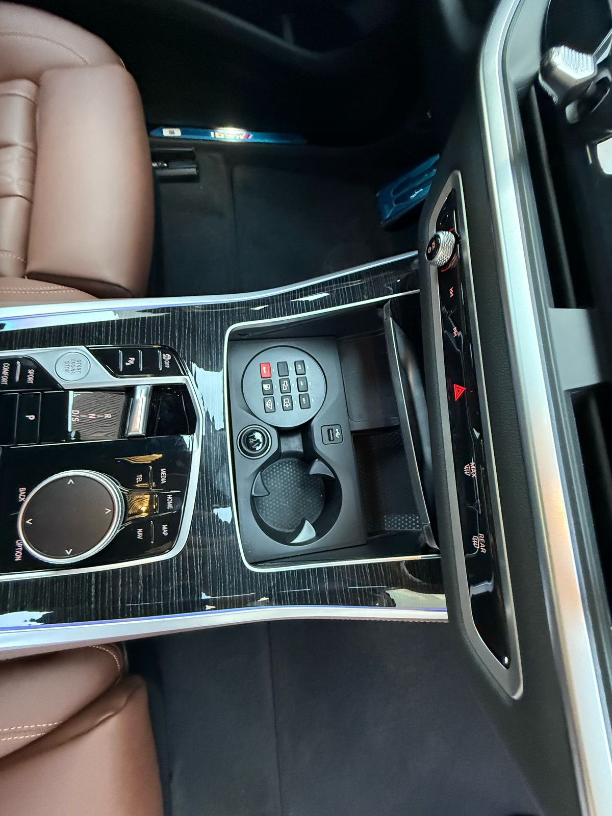 BMW X5 M60i Factory Armored 2025 (9)