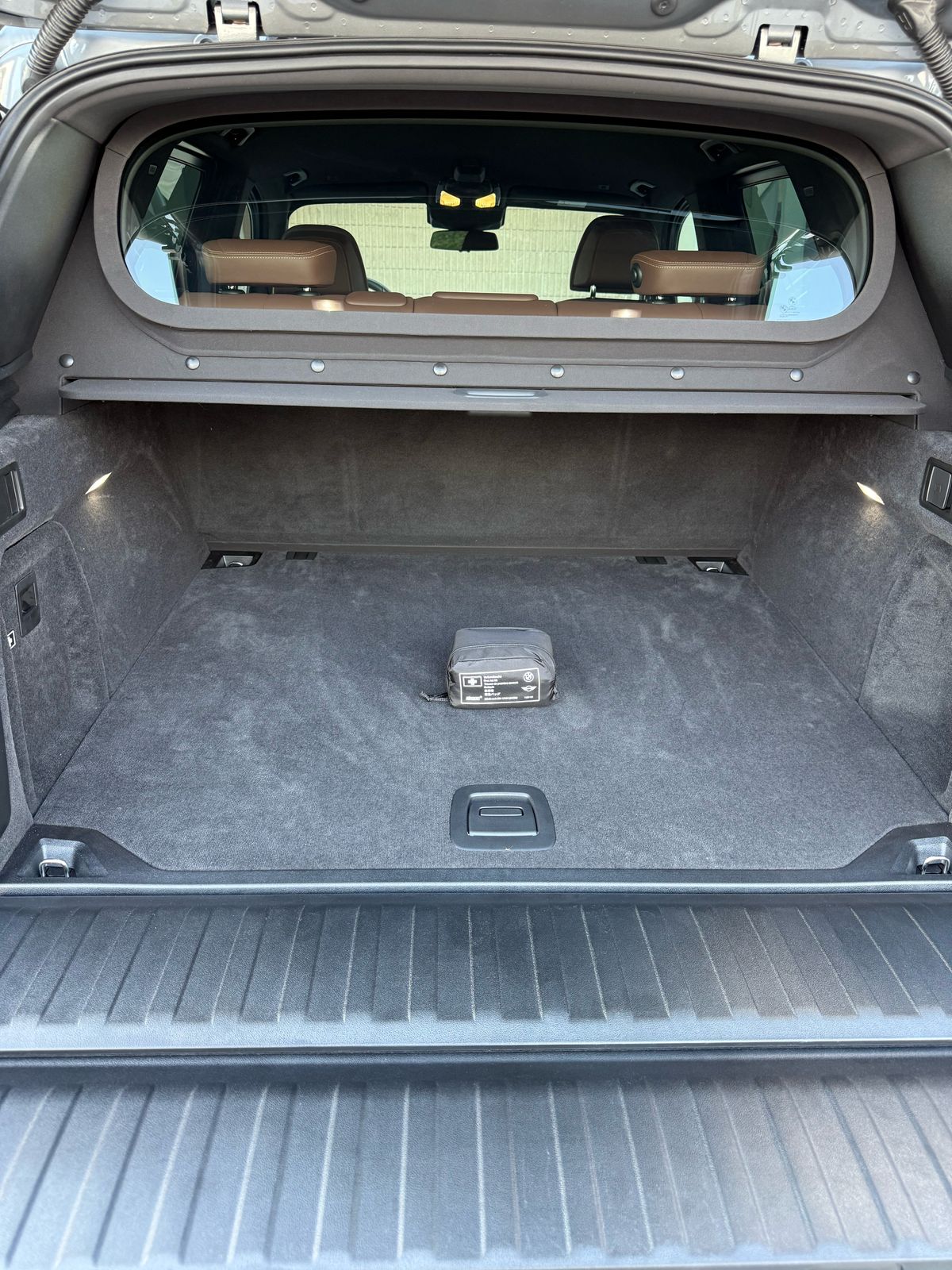 BMW X5 M60i Factory Armored 2025 (10)