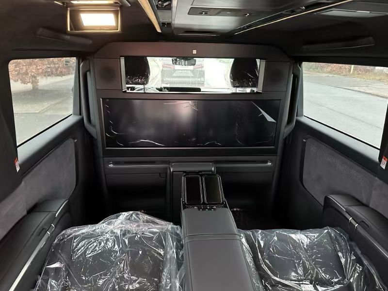 Lexus LM350h 2.5l Hybrid 4 seats 2025 (9)