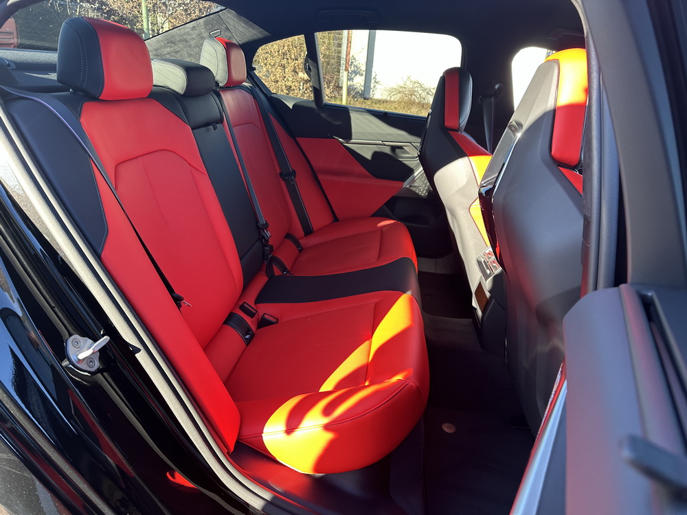BMW M5 585Hp 2025 (11)