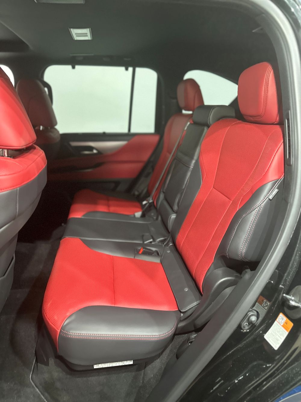 Lexus LX700H Sport AWD 2025 (7)