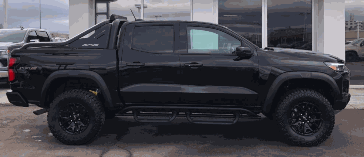 Chevrolet  Colorado ZR2 Midnight (7)