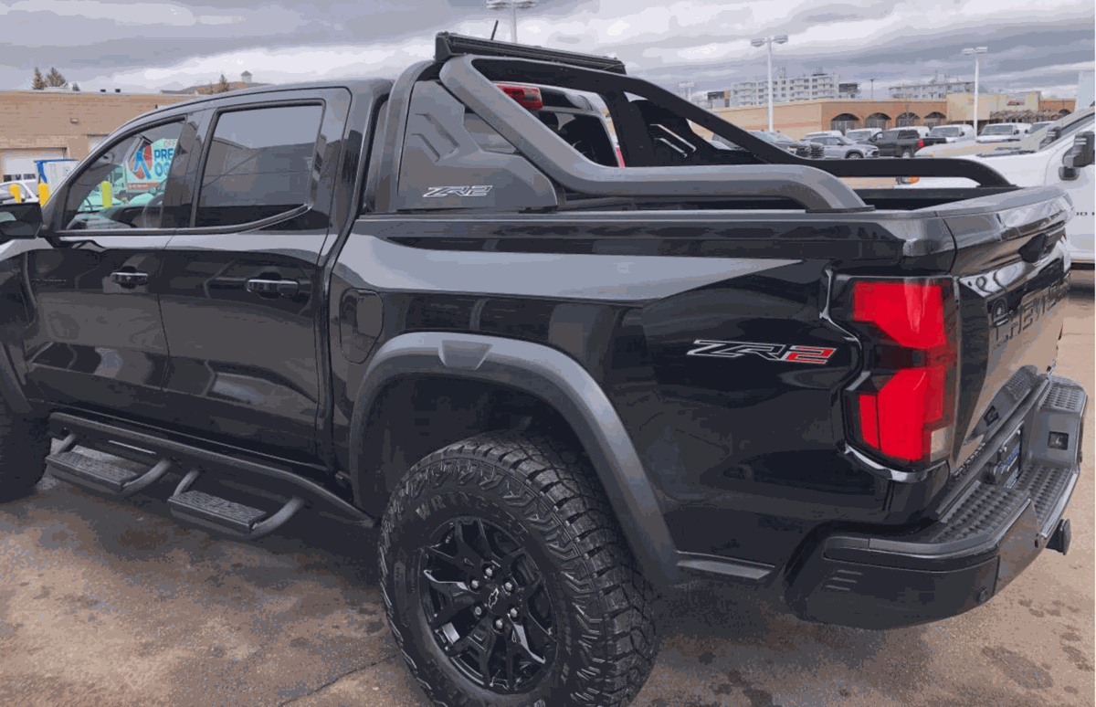 Chevrolet  Colorado ZR2 Midnight (8)