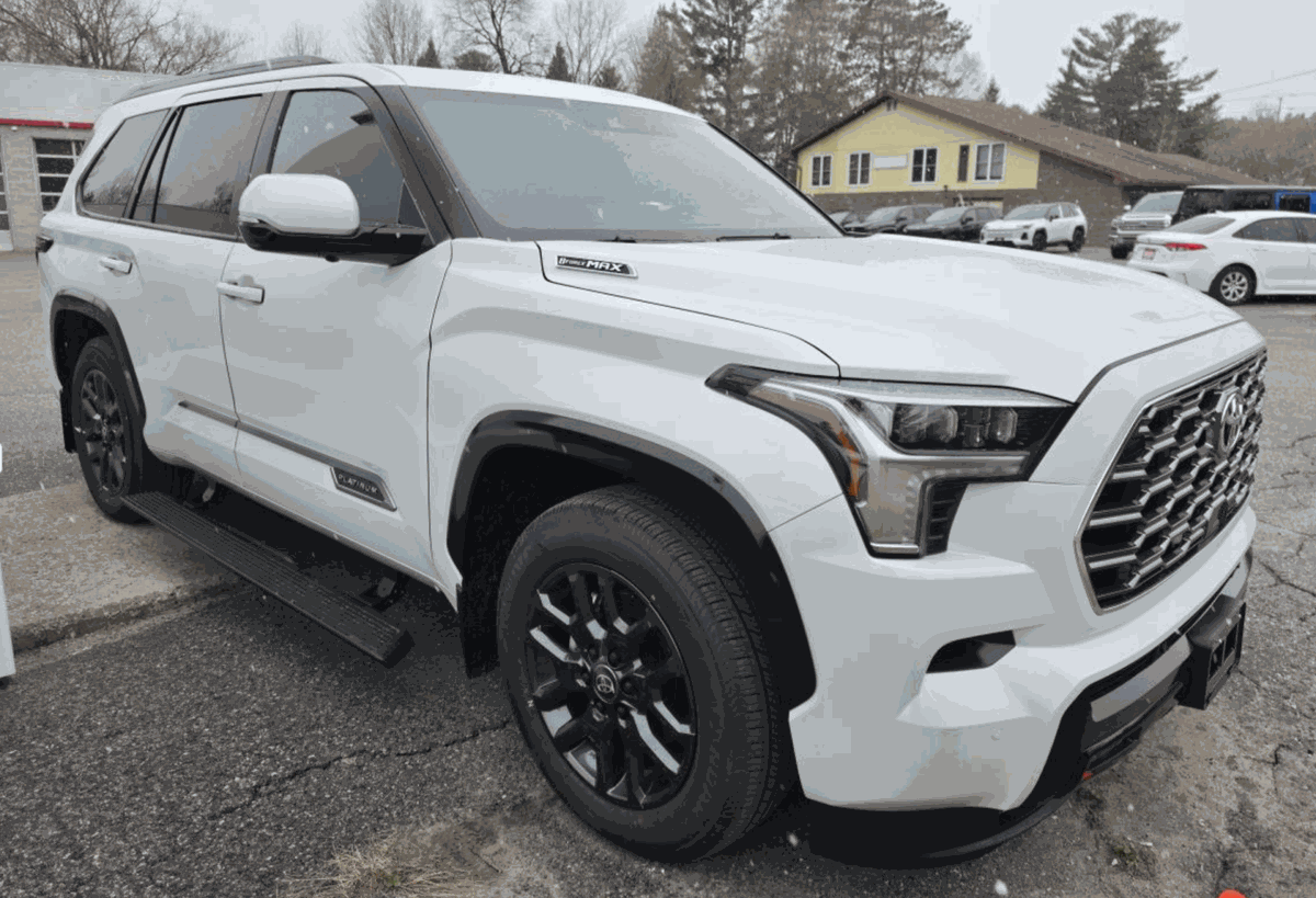 Toyota Sequoia Platinum 4WD (7)
