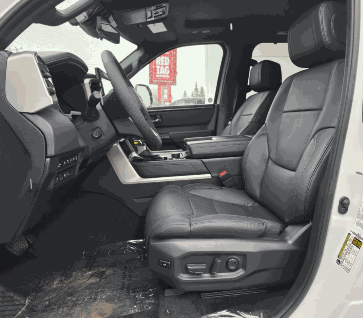 Toyota Sequoia Platinum 4WD (10)