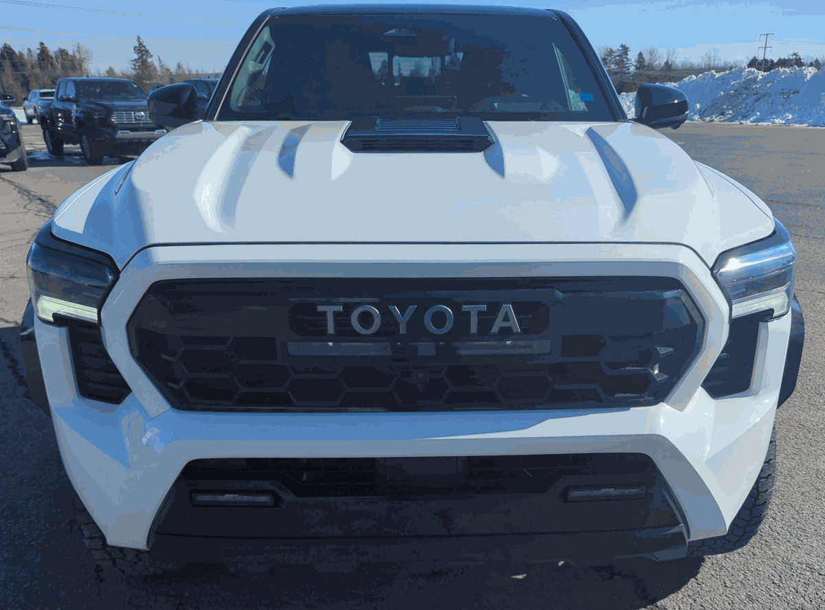 Toyota Tacoma Hybrid TRD PRO (9)