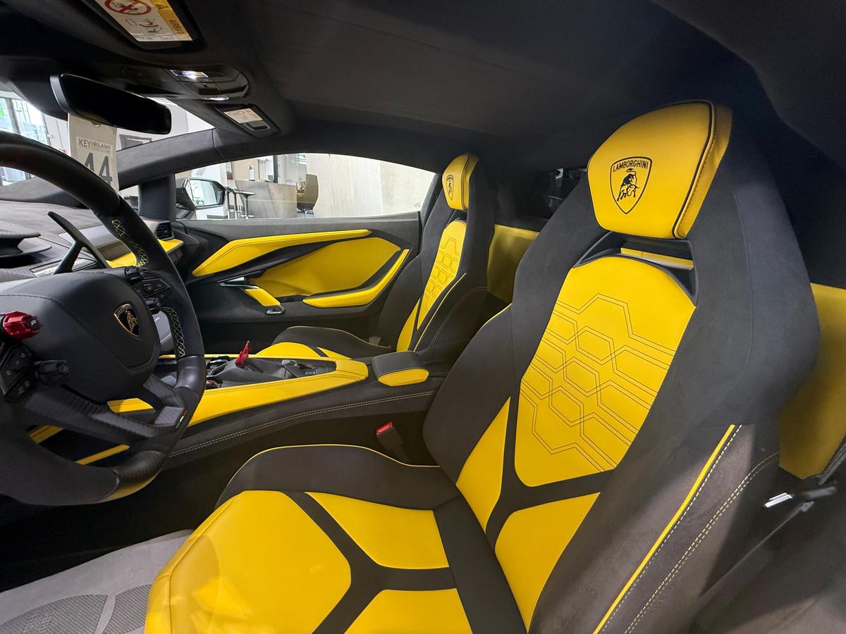 Lamborghini Revuelto New (8)