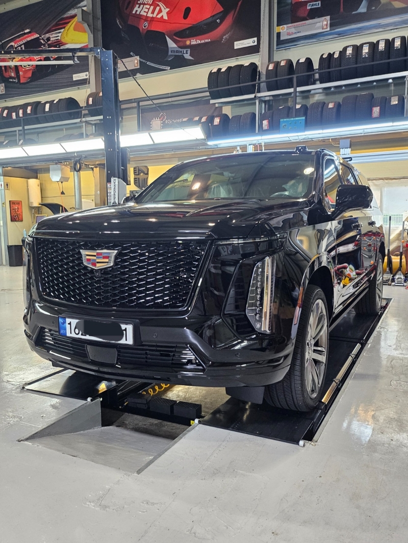  Escalade ESV Sport Platinum long body | Fugo Cars