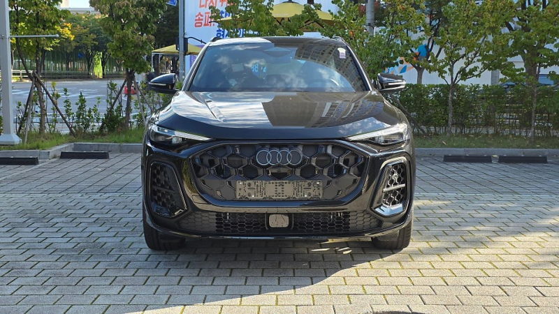 Q5 45 TFSI S-line black edition | Fugo Cars