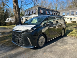 LM350h 2.5l Hybrid 7 seats | Fugo Cars