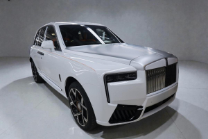 RHD Cullinan Black Badge | Fugo Cars
