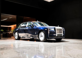 Phantom EWB | Fugo Cars
