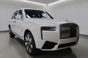 Cullinan Black Badge | Fugo Cars