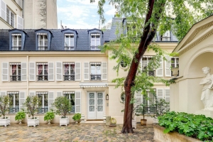 1800 House Elegant Townhouse In The Coveted 7th Arrondissemen